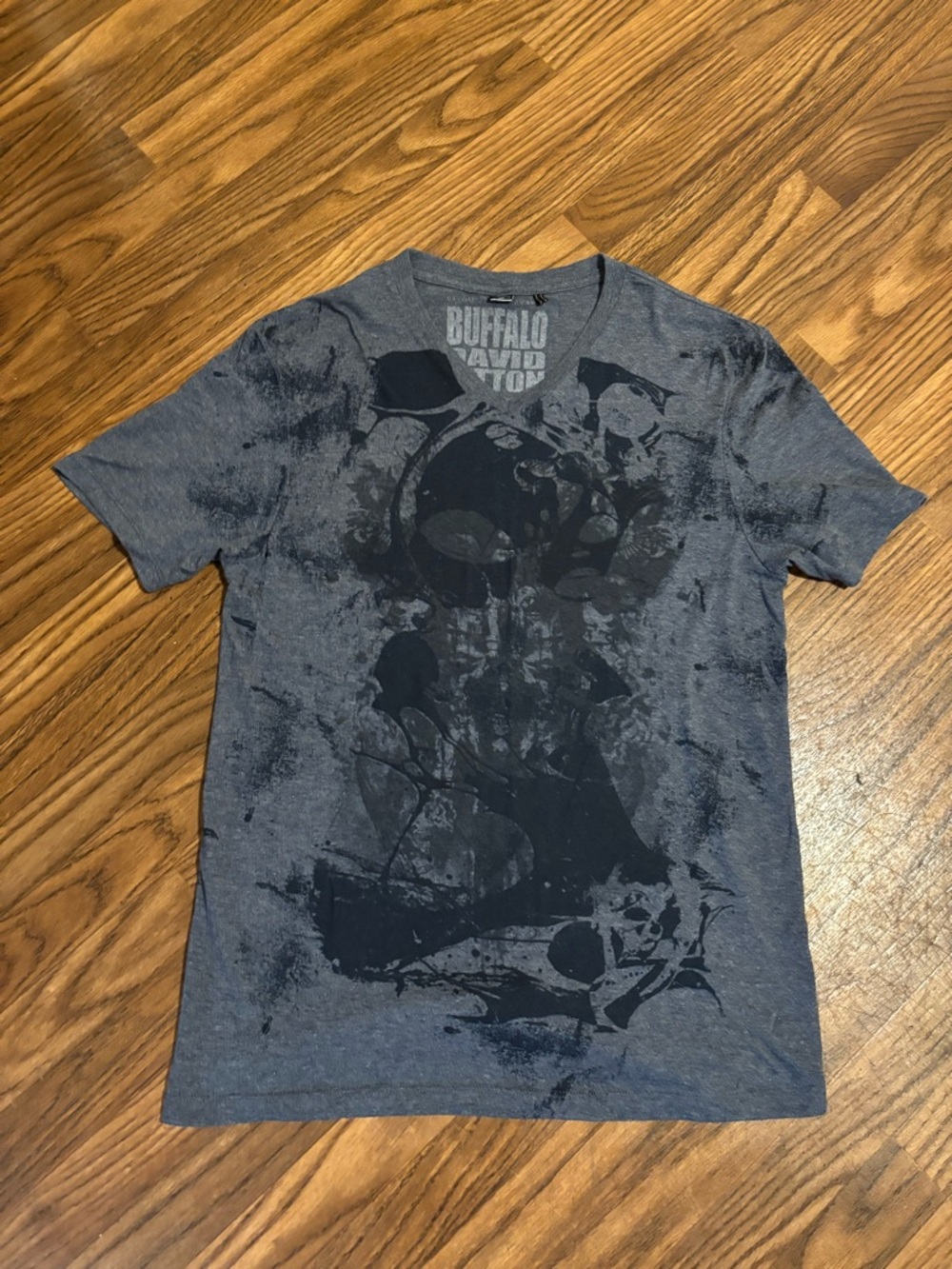 Buffalo David Bitton Men's Graphic Crewneck T-Shirt - Medium V Neck Style